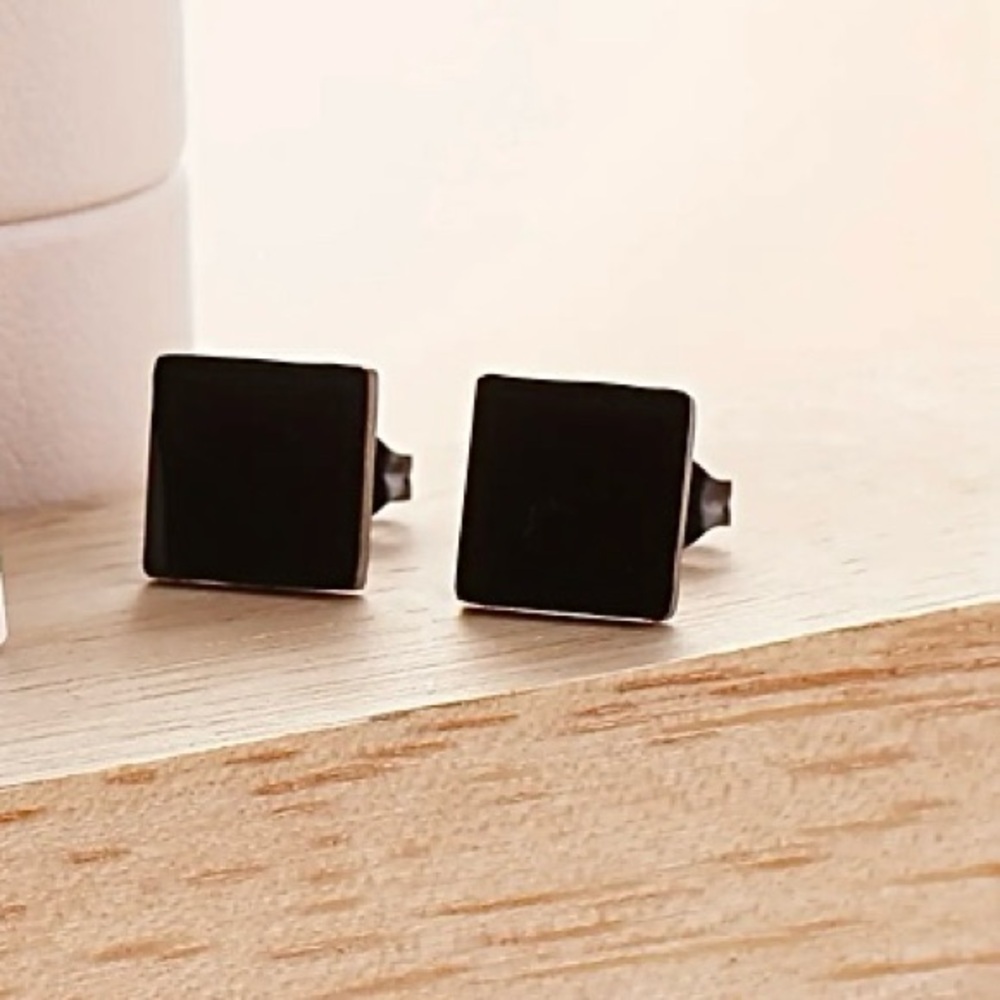 NEW Square shape stud Earrings Minimalist Black color - Boutique - Picture 1 of 2